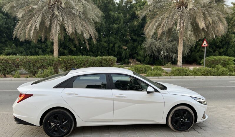 
								Hyundai Elantra full									